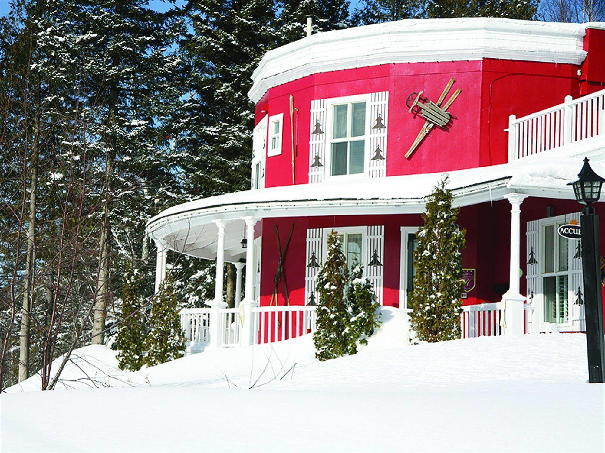 Auberge de La Tour du Lac Sainte-Agathe-des-Monts Exterior foto